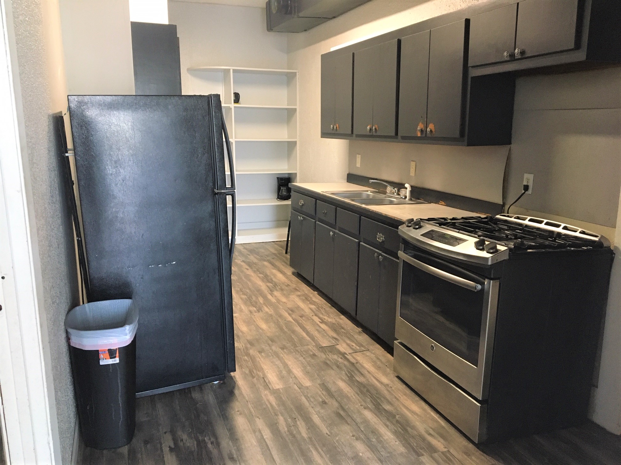 209 S Irwin St - 4